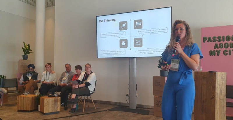 Workshop met panel en presentator tijdens het Urban Future Congres