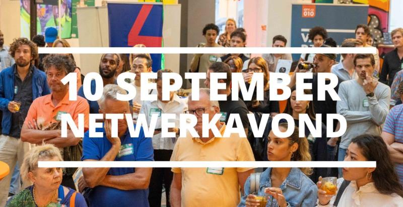 Groep mensen op een netwerkbijeenkomst van Citylab010.