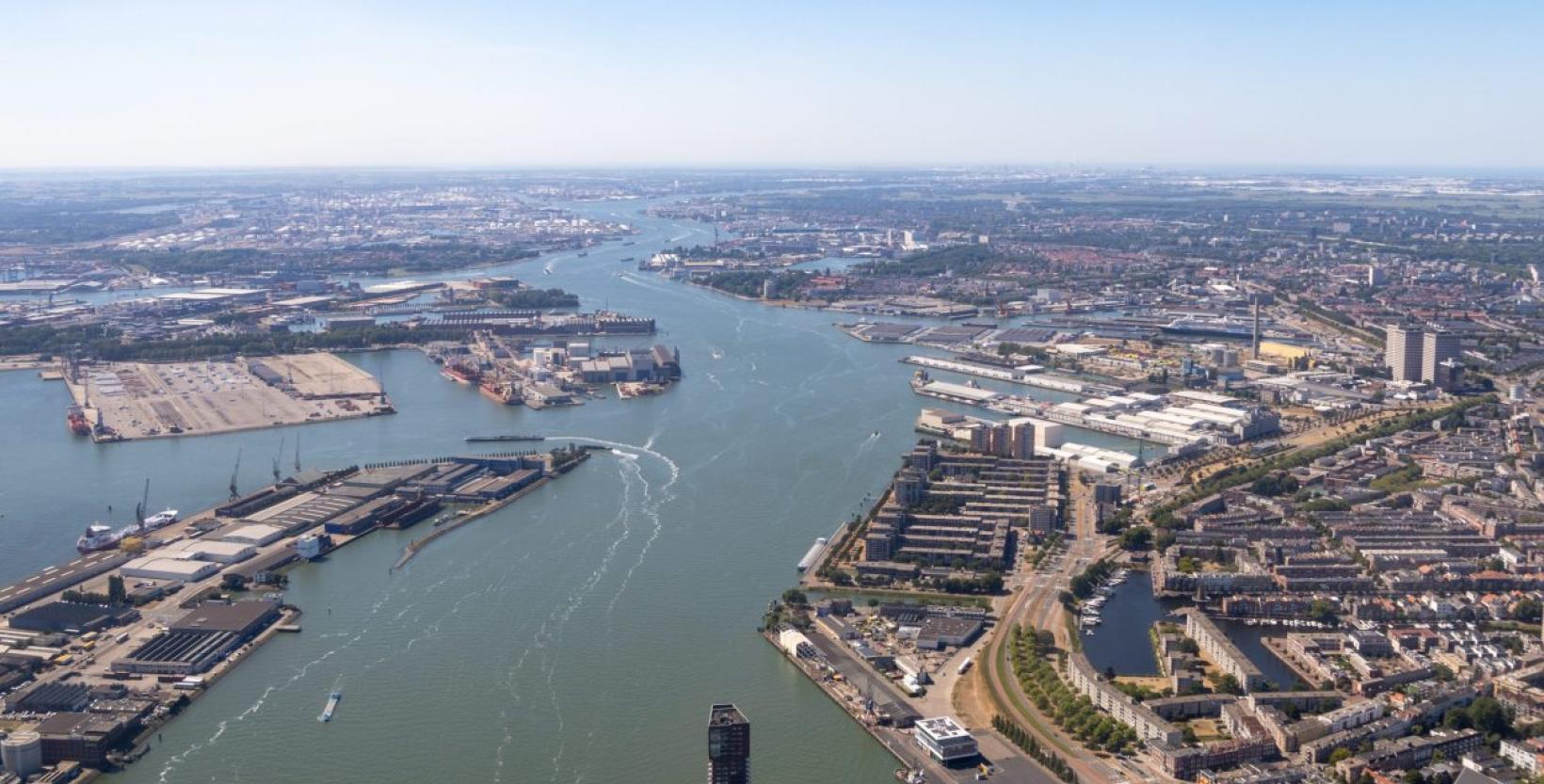 Schiehaven Noord ligt rechts